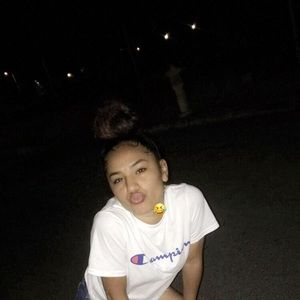 Meet your Posher, Riri